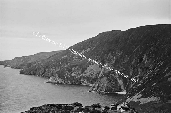 SLIEVE LEAGUE PARK  MOUNTAIN PROFILES FROM EAST